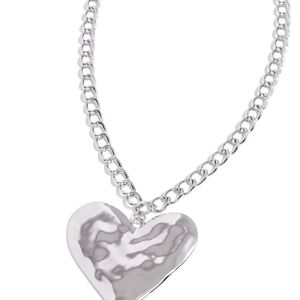 Chic Silver Heart Necklace